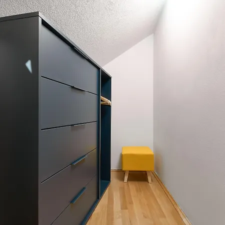 Giardino Apartment *