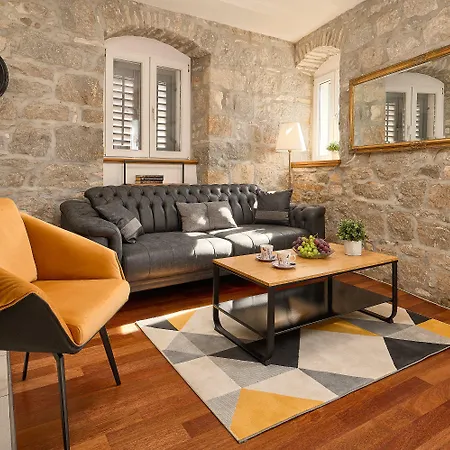 Giardino Apartment