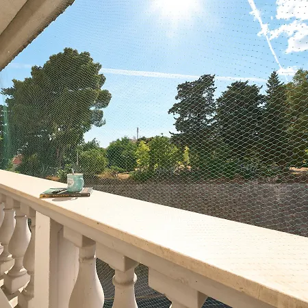 Giardino Apartment